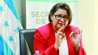 Carla Paredes, nueva ministra de la Secretaría de Salud.