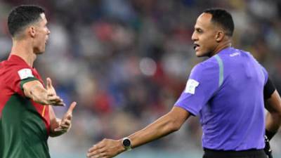 <b>Ismail Elfath le pitó a Cristiano Ronaldo en el Mundial de Qatar 2022.</b>