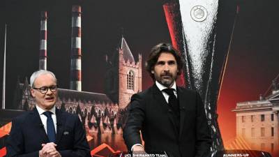 Julien Escude, campeón del torneo con el Sevilla en 2006 y 2007, estuvo en el sorteo de la Europa League.