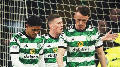 Luis Palma y sus compañeros del Celtic lamentaron la derrota como local.