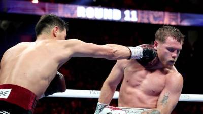 Dmitry Bivol retuvo el título de peso semipesado de la Asociación Mundial de Boxeo al imponerse por decisión unánime al mexicano Saúl ‘Canelo’ Álvarez, c