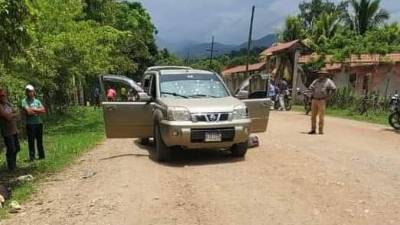 Vehículo en el que se conducían las víctimas.