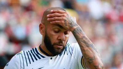 Dani Alves se encuentra en prisión desde el pasado enero, acusado de presunta agresión sexual y desde entonces ha intentado tener su libertad condicional, pero las autoridades se lo han denegado.