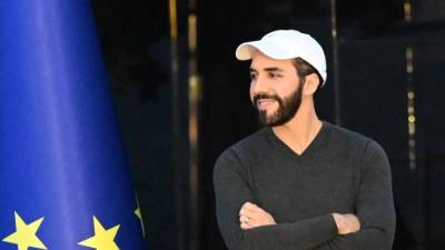 Bukele respondió a las críticas de Petro en redes sociales.