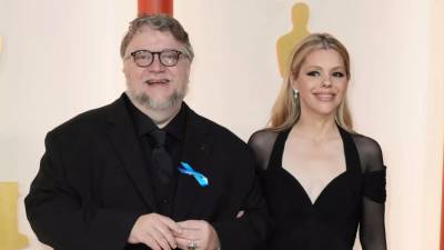 Guilermo del Toro junto a su esposa Kim Morgan.
