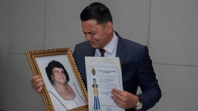 Gerardo recibió su título de Licenciado en Periodismo el pasado 20 de abril en la graduación de la Universidad Nacional Autónoma de Honduras en el Valle de Sula.