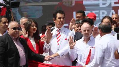 El precandidato presidencial Salvador Nasralla, del movimiento <b>Vamos Honduras</b> dentro del Partido Liberal, hizo una denuncia previo a las elecciones primarias.