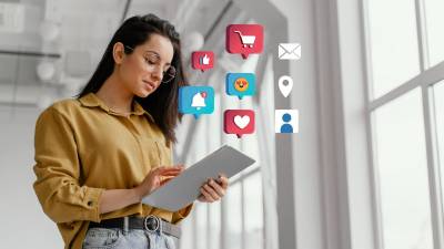 El día del Community Manager se conmemora el cuarto lunes del mes de enero desde 2011 como homenaje a todos los que ejercen esta labor. Nace de la idea del analista web Jeremiah Owyang.