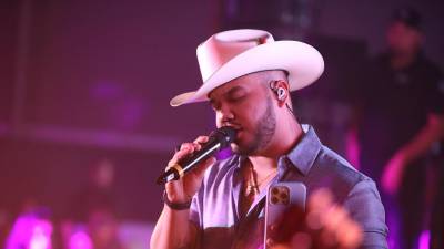 Gerardo Ortiz “El Jerry” durante una reciente presentación musical en California, Estados Unidos.