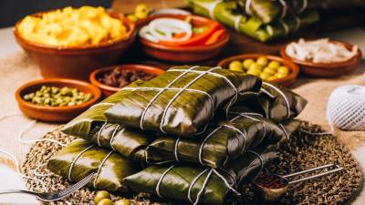 Los tamales son una delicia que nunca falta en los hogares hondureños durante la Navidad.