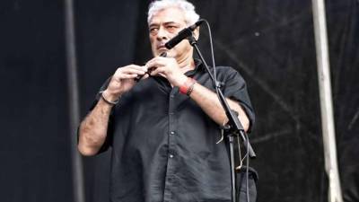 Durante más de una década, Ponce de León formó parte de Mägo de Oz, Su contribución fue clave en discos como “Gaia II: La Voz Dormida” y “Gaia III: Atlantia”. Su salida de la banda se dio en 2010; sin embargo, su legado siempre estuvo presente.