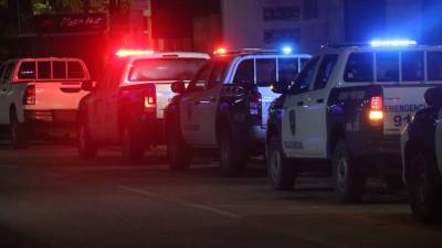 Patrullas policiales hondureñas durante un operativo.