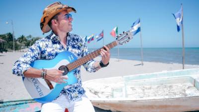 El cantautor hondureño Polache.