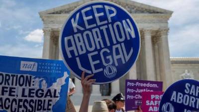 Florida había estado prestando servicios a pacientes que se veían obligadas a viajar para poder recibir atención médica desde otros estados del sureste, pero esa situación cambia con la nueva ley.