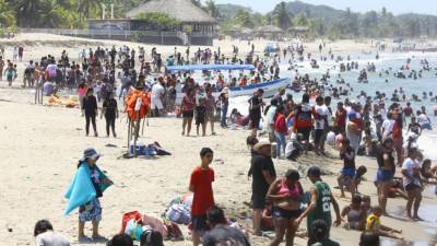 Durante la Semana Santa se produce un alto flujo de personas que visitan distintos sitios turísticos de Honduras, principalmente, en la región costera.