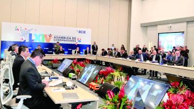 Celebran asamblea de gobernadores.