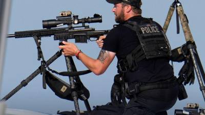 Fotografía muestra al francotirador del Servicio Secreto que abatió a Thomas Crooks, el joven que disparó contra el expresidente Donald Trump.