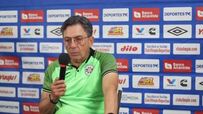 Salomón Názar en la rueda de prensa tras el Olimpia vs Marathón.