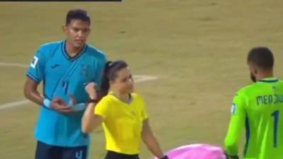 Bermudas - Honduras: Luis Vega cometió un infantil penal