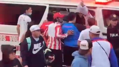 Aficionado del Olimpia es trasladado de emergencia a un hospital en Guatemala tras pelea con seguidores del Municipal