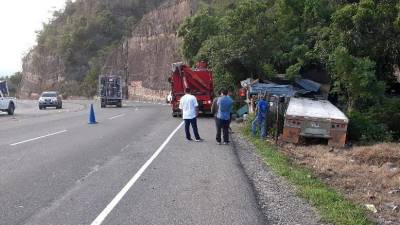 Escena del fatal accidente ocurrido en la madrugada de este martes -11 de julio de 2023- en Comayagua, Honduras.