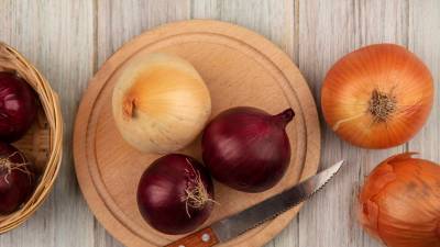 Preparar cebolla caramelizada no es complicado, pero existen algunos trucos para acelerar el proceso sin necesidad de añadir azúcar.