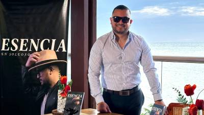 Su libro “Esencia en soledad” está disponible en la clínica del doctor Mauner Lacayo, en la calle del estadio, en La Ceiba.