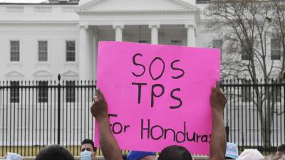 Varias organizaciones que representaron a los beneficiarios del <b>TPS</b> reaccionaron hoy positivamente a la decisión judicial. Imagen de archivo EFE