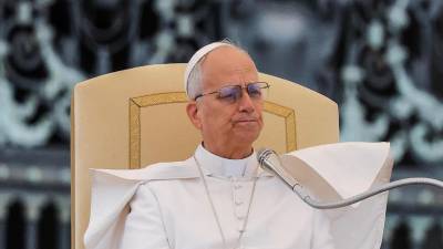 El papa León XIV durante la audiencia semanal en la Plaza de San Pedro el Vaticano. EFE