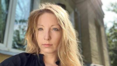 Los ucranianos despidieron el martes en la catedral San Miguel de Kiev a Victoria Amelina, una conocida escritora que registraba los crímenes de guerra rusos, fallecida en el bombardeo de un restaurante de Kramatorsk.