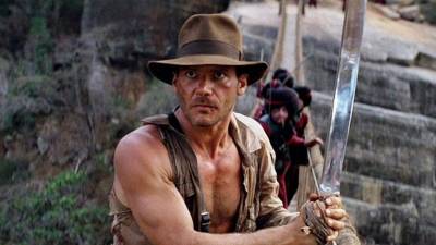 La saga “Indiana Jones”, una de las más taquilleras de la historia del cine, arrancó en 1981 con “En busca del arca perdida”, una idea original de Georges Lucas y dirigida por Steven Spielberg.