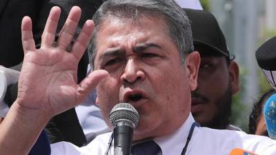 A pocos días de la audiencia inicial del expresidente Juan Orlando Hernández por el caso Pandora II —programada para el próximo 12 de agosto—, el Procurador General de la República, Dagoberto Aspra, reveló detalles inéditos durante una entrevista en el medio capitalino HCH sobre la audiencia de declaración de imputado efectuada el pasado 3 de agosto. Foto: EFE