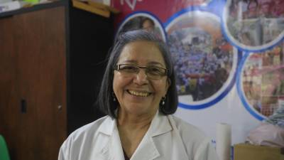 Durante 27 años de servicio, la especialista Suyapa Bejarano ha sido parte de la Liga Contra El Cáncer, una institución que se dedica a la detección, diagnóstico y tratamiento de esta enfermedad.