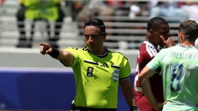 Arden las redes sociales a nivel nacional e internacional tras el trabajo realizado por el hondureño Said Martínez en el partido del Mundial 2026 entre las selecciones de Qatar y Suiza.