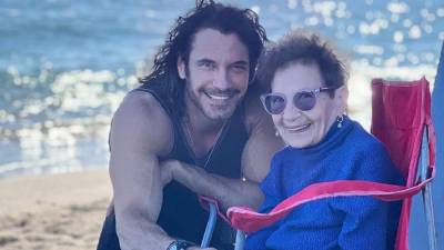 El actor cubano Mario Cimarro informó a través de sus redes sociales el fallecimiento de su madre, María Paz, quien durante años se desempeñó como maestra y fue recordada por su hijo como una mujer ejemplar que luchó contra el Alzheimer.