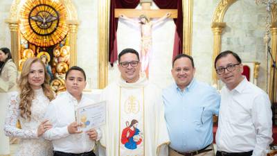 Delia Susana Guifarro Díaz, Jorge Ozael Durón Guifarro, sacerdote Alex Ramos, Jorge Alberto Durón Silva y presbítero Javier Santos.