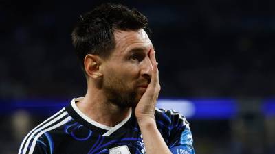 Arden las edes sociales al extremo de pedir una investigación para jugador tras supuesta ayuda para Lionel Messi en lo que va del Mundial 2026.