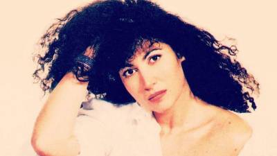 Amanda Miguel llegó a los 70 años convertida en una de las artistas más representativas de la música en español. Con una carrera que supera las cuatro décadas, la cantante ha logrado mantener vigencia gracias a una voz poderosa y a interpretaciones que han acompañado a millones de personas en distintas etapas de sus vidas.
