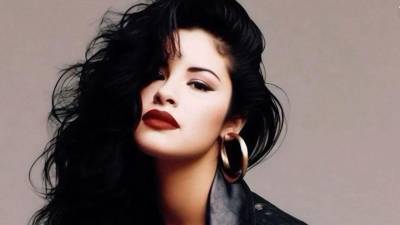 El 31 de marzo de 1995, el mundo de la música latina quedó paralizado tras el asesinato de Selena Quintanilla en Corpus Christi, Texas. Con apenas 23 años, la artista ya había conquistado escenarios internacionales y se perfilaba como una de las grandes estrellas latinas de su generación.
