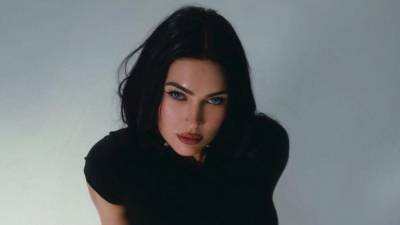 La actriz estadounidense Megan Fox volvió a captar la atención del público tras compartir una nueva serie de fotografías en su cuenta de Instagram, marcando su regreso a la plataforma luego de casi dos años de ausencia.