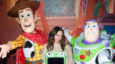 La cantante mexicana Belinda será la voz en español de Lilypad, un nuevo personaje de Toy Story 5. De esta manera, compartirá créditos con los cantantes Bad Bunny y Bizarrap, así como con la actriz española Penélope Cruz, quienes forman parte del elenco de doblaje para Latinoamérica y España de la nueva producción animada de Disney y Pixar.