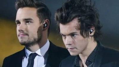 Harry Styles protagonizó un emotivo momento durante su concierto del viernes 16 de octubre en el Madison Square Garden de Nueva York, donde recordó a Liam Payne en el segundo aniversario de su muerte. El cantante británico presentó por primera vez en vivo “What Is Enough”, una canción inédita que escribió para su antiguo compañero de One Direction y a quien recordó como uno de los amigos que marcaron su vida.