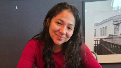 La joven hondureña Fátima Issela Velázquez Antonio fue liberada justo antes de Navidad, tras permanecer más de un mes detenida por autoridades migratorias de Estados Unidos. Esta es su historia.