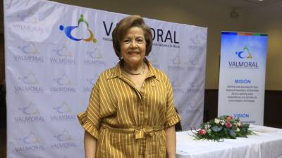 Elena Isabel Durón Leiva de Larios es el Personaje Valmoral 2026, en sucesión de Joaquín Saavedra Posadas, quien fuese reconocido en 2025.