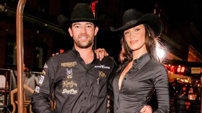 La modelo Bella Hadid y el vaquero profesional Adán Bañuelos rompieron después de dos años de noviazgo, según informaron varios medios.