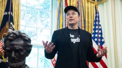 Los suscriptores de X Premium están utilizando la inteligencia artificial (IA) de la red social, Grok, para generar imágenes no consensuadas de personas, en su mayoría