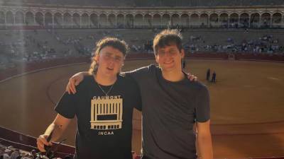 Allegados al youtuber Gaspar 'Gaspi' Prim Díaz y al productor Lucas Vignale, ambos argentinos que figuran en el listado de pasajeros de uno de los helicópteros que chocó este domingo contra otro en Río de Janeiro, lamentaron el accidente a la espera de la confirmación de las identidades de las víctimas.