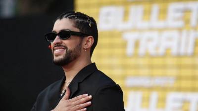 Bad Bunny hace historia en los Grammy 2026 al convertirse en el primer artista de habla hispana nominado en las tres categorías principales: Álbum del Año, Grabación del Año y Canción del Año.