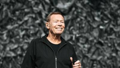 Las portadas de UB40 no solo acompañan su música, también narran su identidad. A lo largo de su trayectoria, la agrupación británica ha convertido el diseño de sus álbumes en una extensión de su historia, marcada por raíces obreras y una fuerte influencia del reggae.