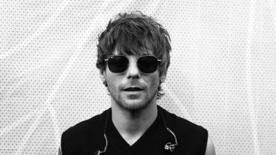 Tomlinson está centrado en su siguiente capítulo. Está previsto que lance su tercer álbum de estudio, How Did I Get Here?, el 23 de enero.